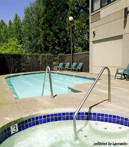 Courtyard By Marriott Airport 3*